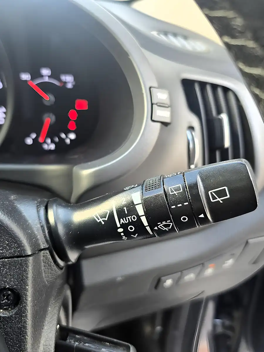 Used 2011 Kia Sportage 3 Silver - Interior and Exterior details 18