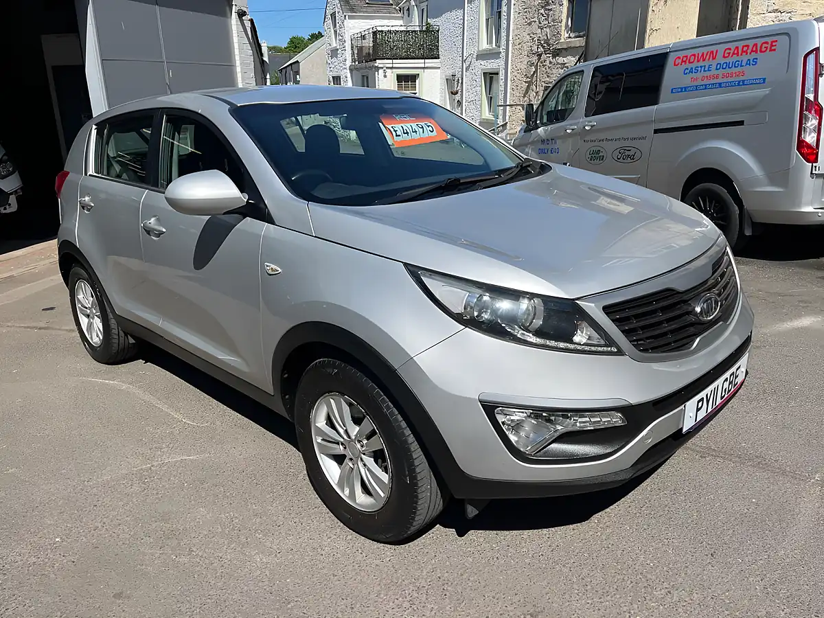 Used 2011 Kia Sportage Ecodynamics 1 Silver - Interior and Exterior details 2