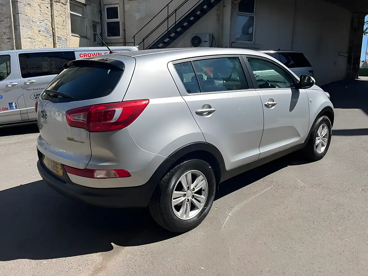 Used 2011 Kia Sportage Ecodynamics 1 Silver - Interior and Exterior details 8