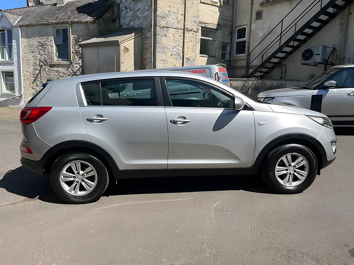 Used 2011 Kia Sportage Ecodynamics 1 Silver - Interior and Exterior details 9