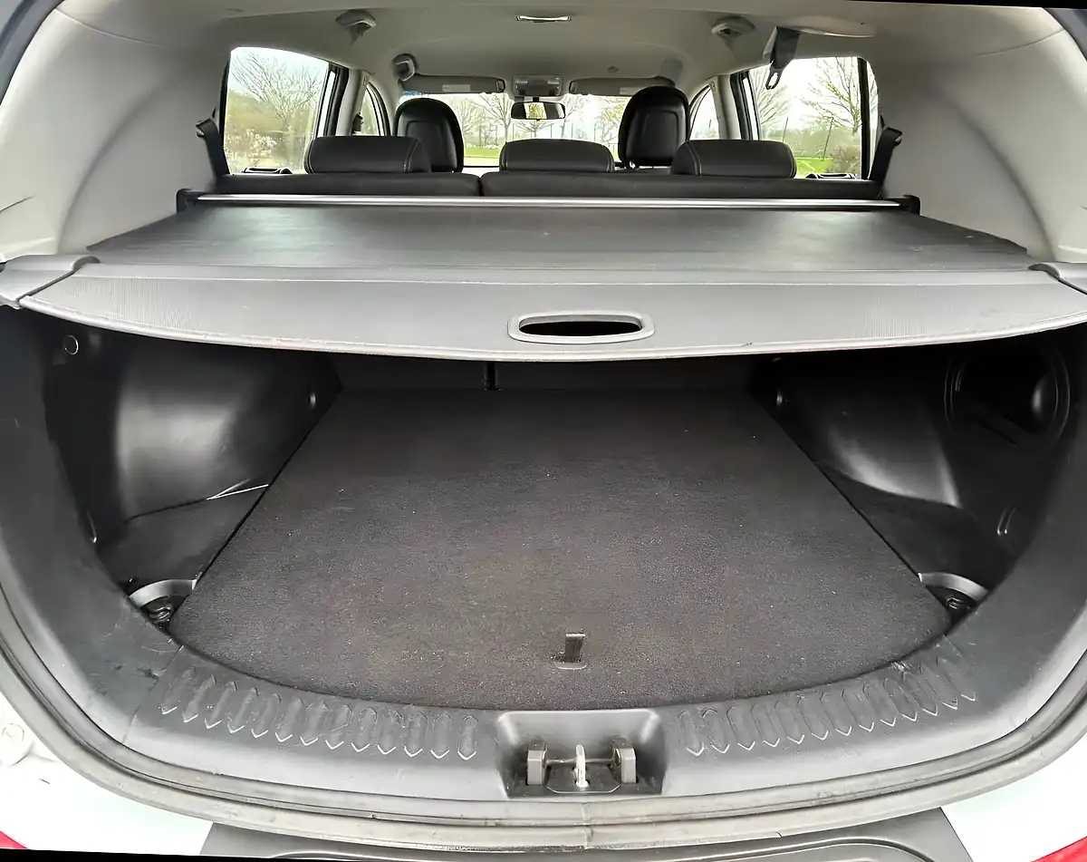 Used 2011 Kia Sportage Ecodynamics 1 White - Interior and Exterior details 13