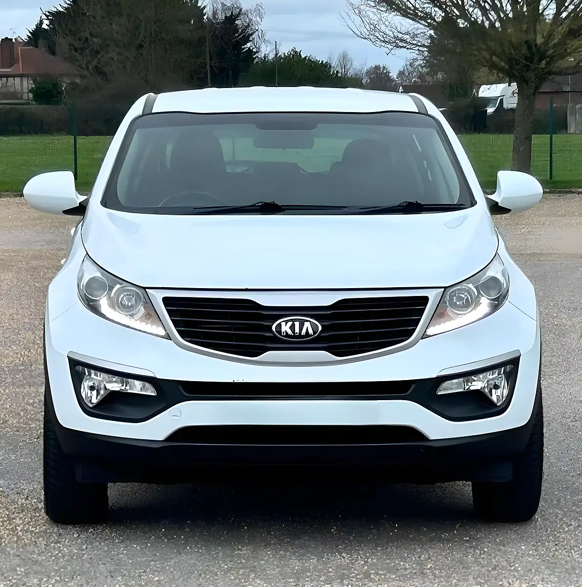 Used 2011 Kia Sportage Ecodynamics 1 White - Interior and Exterior details 4