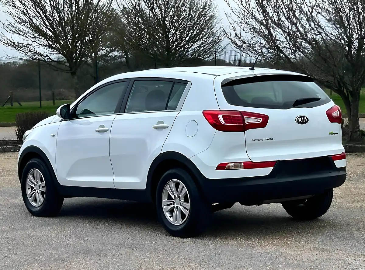 Used 2011 Kia Sportage Ecodynamics 1 White - Interior and Exterior details 5