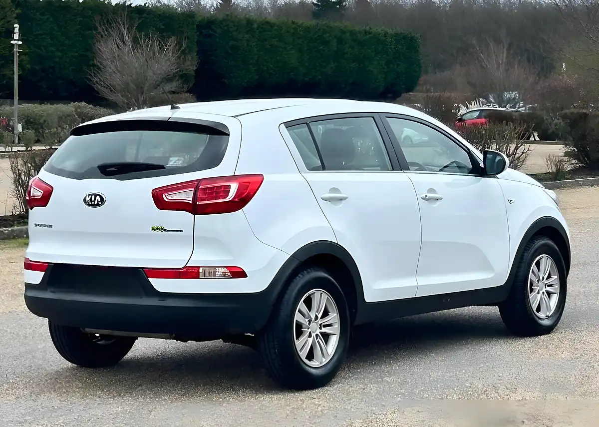Used 2011 Kia Sportage Ecodynamics 1 White - Interior and Exterior details 6