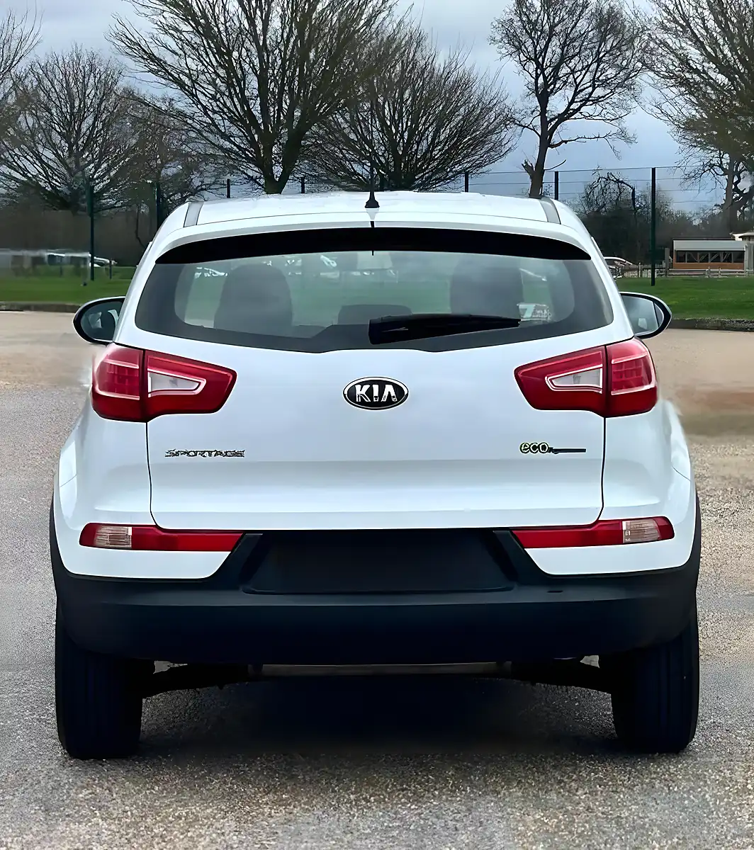 Used 2011 Kia Sportage Ecodynamics 1 White - Interior and Exterior details 9