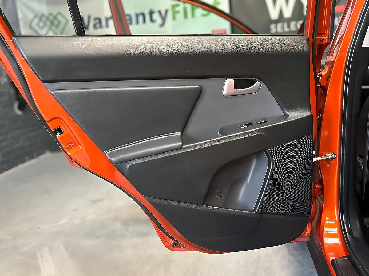 Used 2011 Kia Sportage Ecodynamics 3 Orange - Interior and Exterior details 13