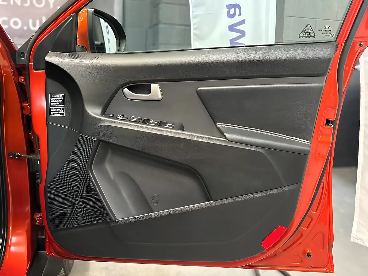 Used 2011 Kia Sportage Ecodynamics 3 Orange - Interior and Exterior details 14