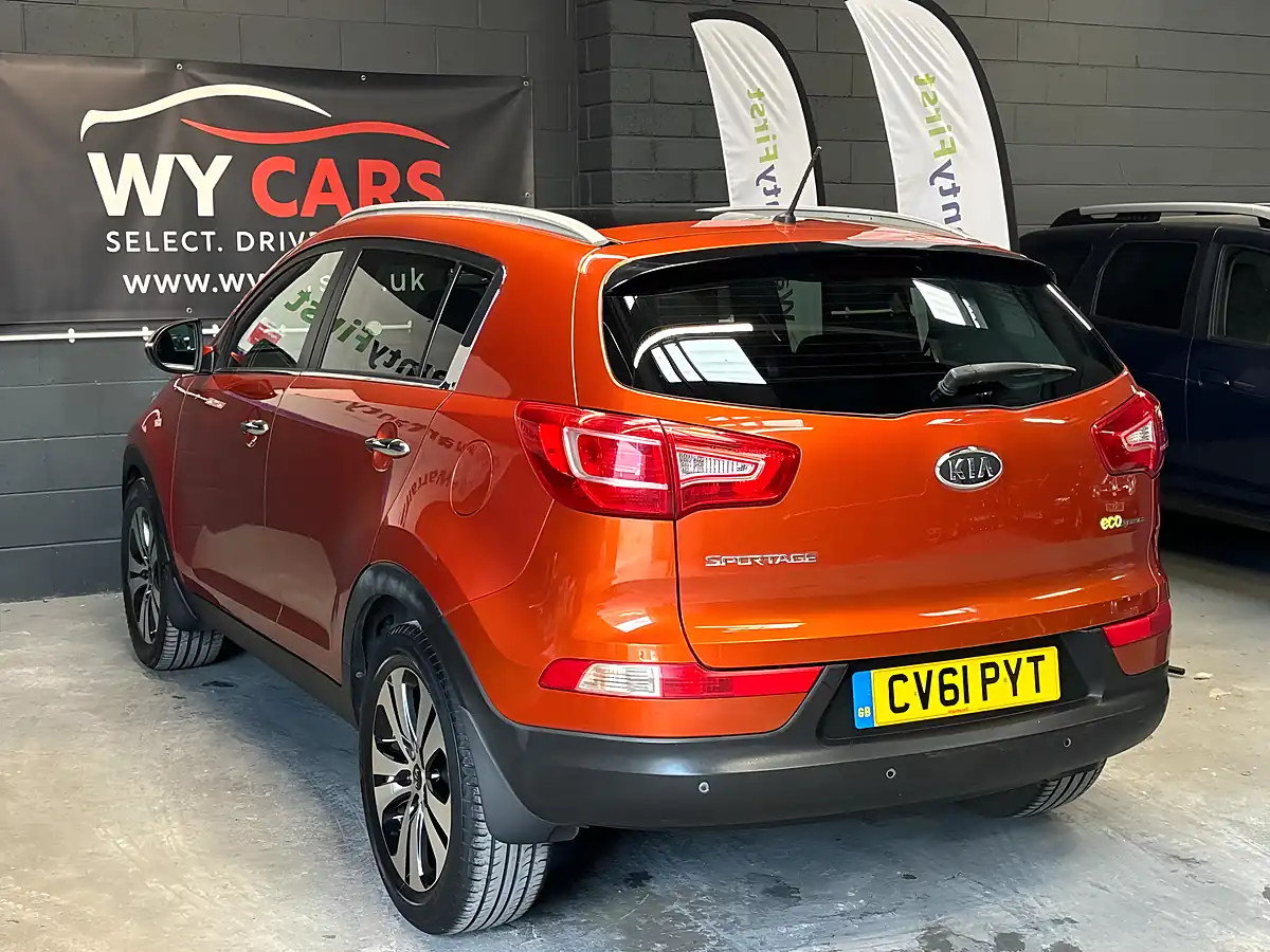 Used 2011 Kia Sportage Ecodynamics 3 Orange - Interior and Exterior details 5