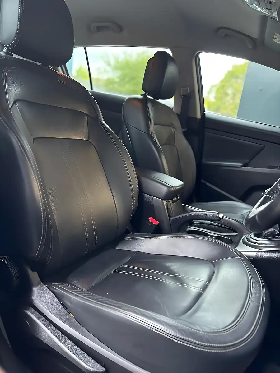 Used 2011 Kia Sportage First Edition Black - Interior and Exterior details 13