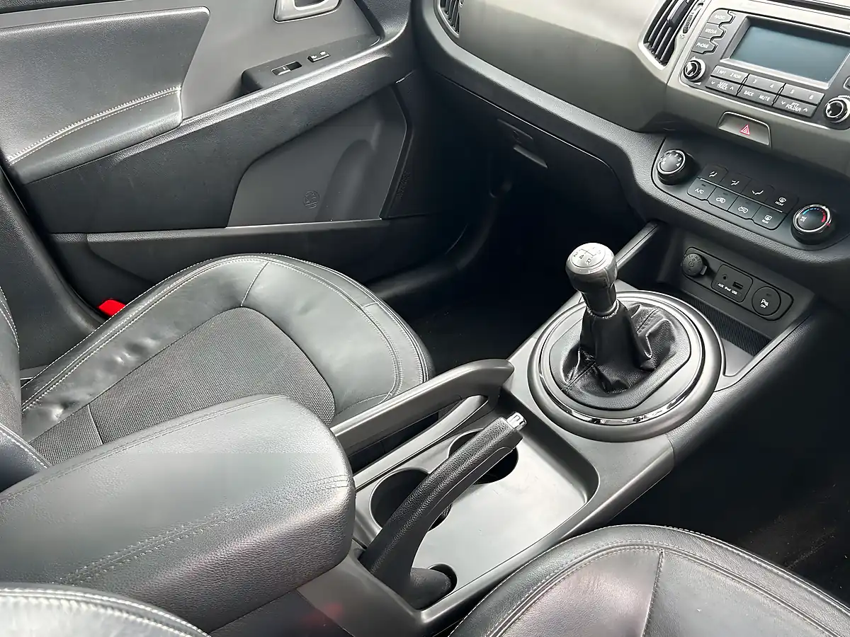 Used 2011 Kia Sportage KX-2 Silver - Interior and Exterior details 16