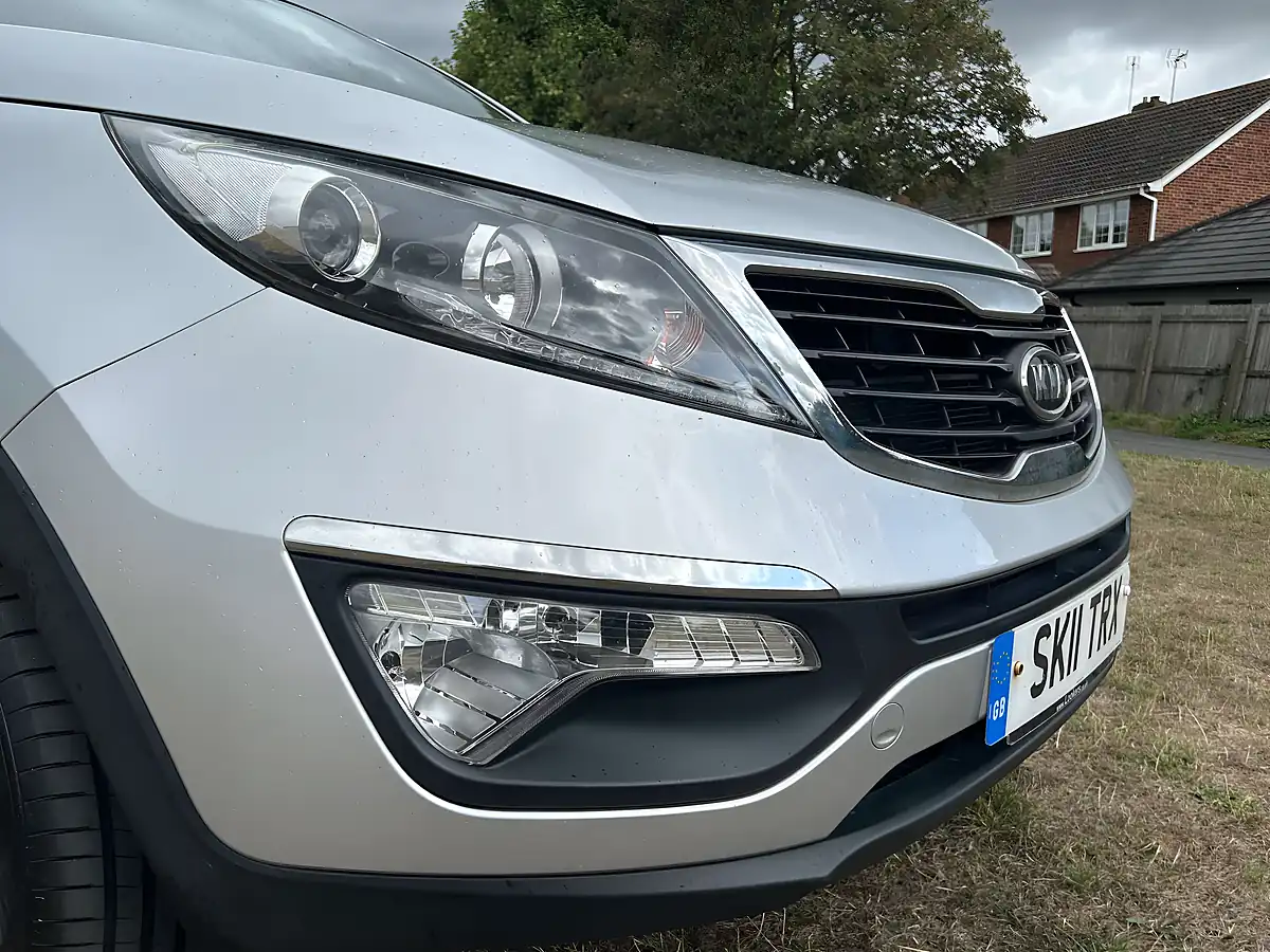 Used 2011 Kia Sportage KX-2 Silver - Interior and Exterior details 8