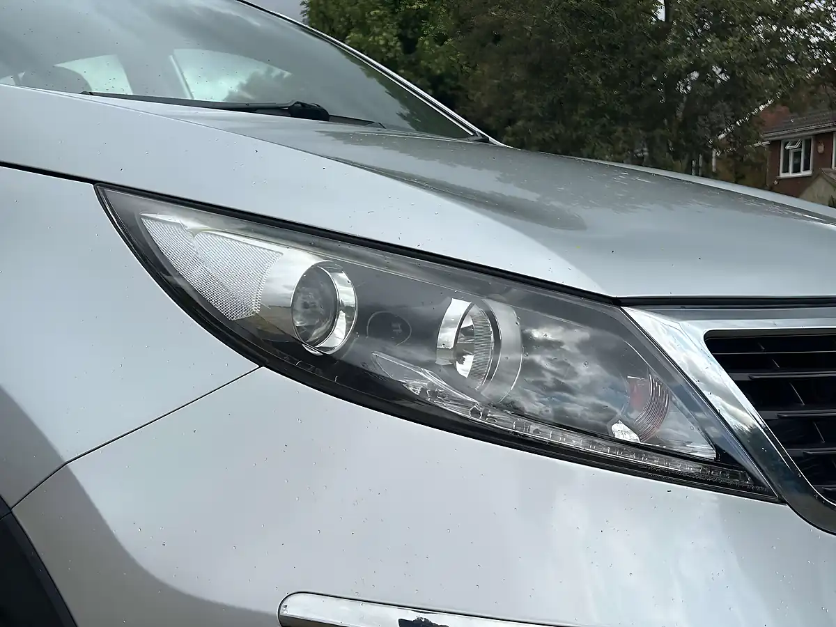 Used 2011 Kia Sportage KX-2 Silver - Interior and Exterior details 9