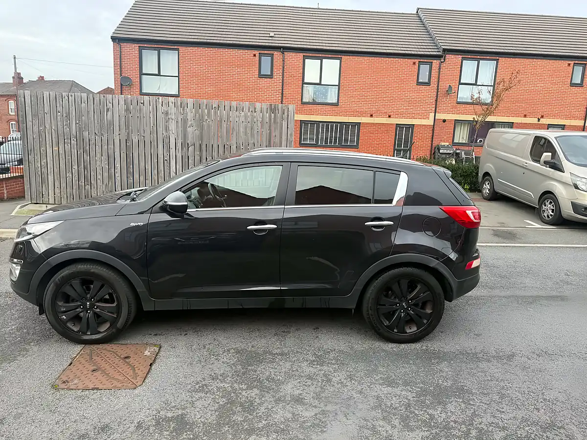 Used 2011 Kia Sportage KX-3 Black - Interior and Exterior details 7