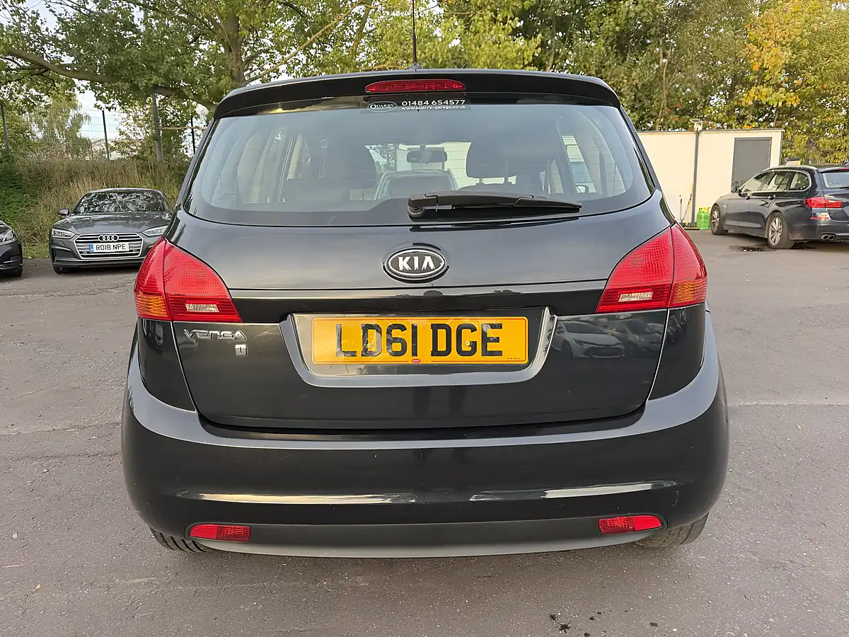 Used 2011 Kia Venga 1 Black - Interior and Exterior details 13