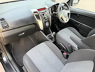 Used 2011 Kia Venga 1 Black - Interior and Exterior details 9
