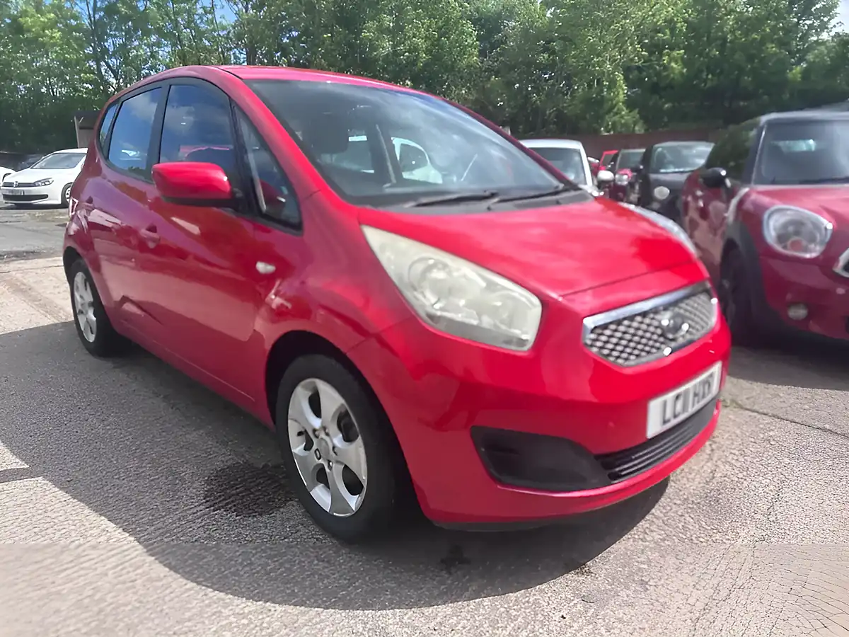 Used 2011 Kia Venga 2 Red - Front View