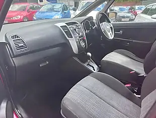 Used 2011 Kia Venga 2 Red - Interior and Exterior details 10