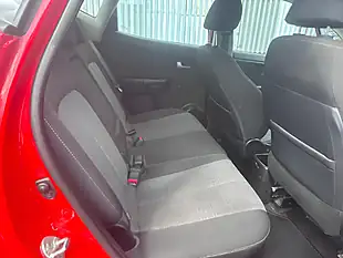 Used 2011 Kia Venga 2 Red - Interior and Exterior details 13