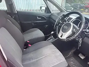 Used 2011 Kia Venga 2 Red - Interior and Exterior details 14
