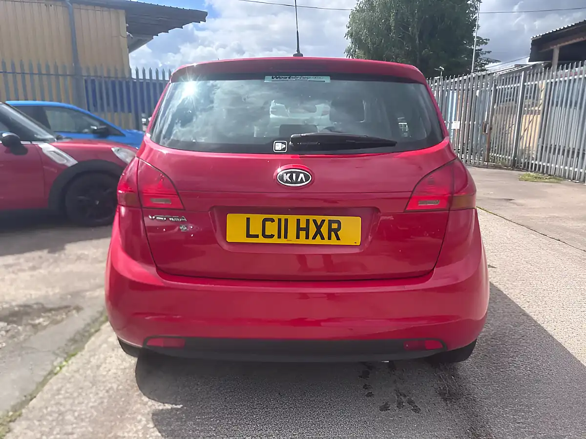 Used 2011 Kia Venga 2 Red - Interior and Exterior details 4