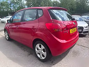 Used 2011 Kia Venga 2 Red - Interior and Exterior details 9