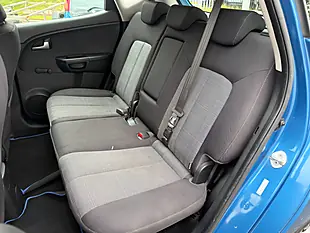 Used 2011 Kia Venga Blue - Interior and Exterior details 10