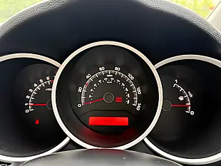 Used 2011 Kia Venga Blue - Interior and Exterior details 15