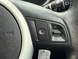 Used 2011 Kia Venga Blue - Interior and Exterior details 16