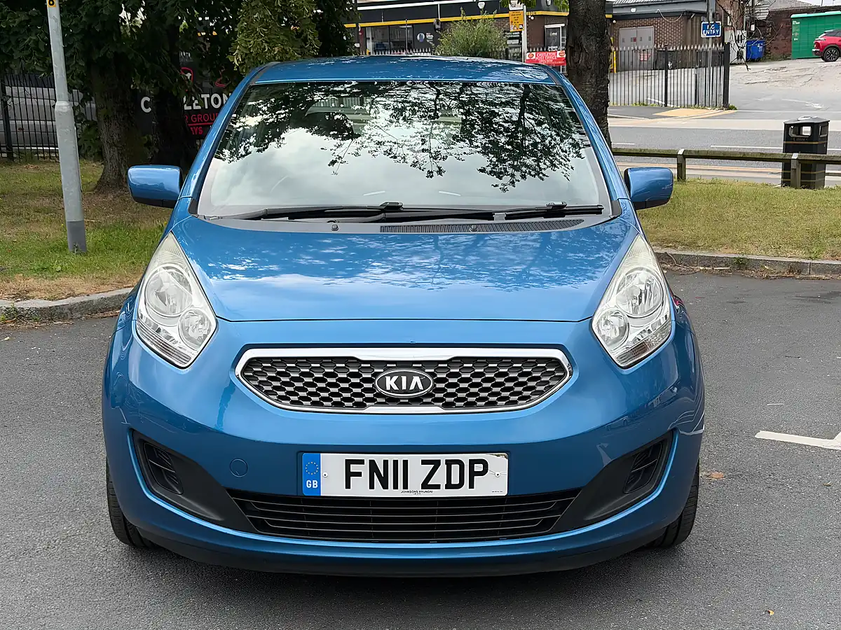 Used 2011 Kia Venga Blue - Interior and Exterior details 2
