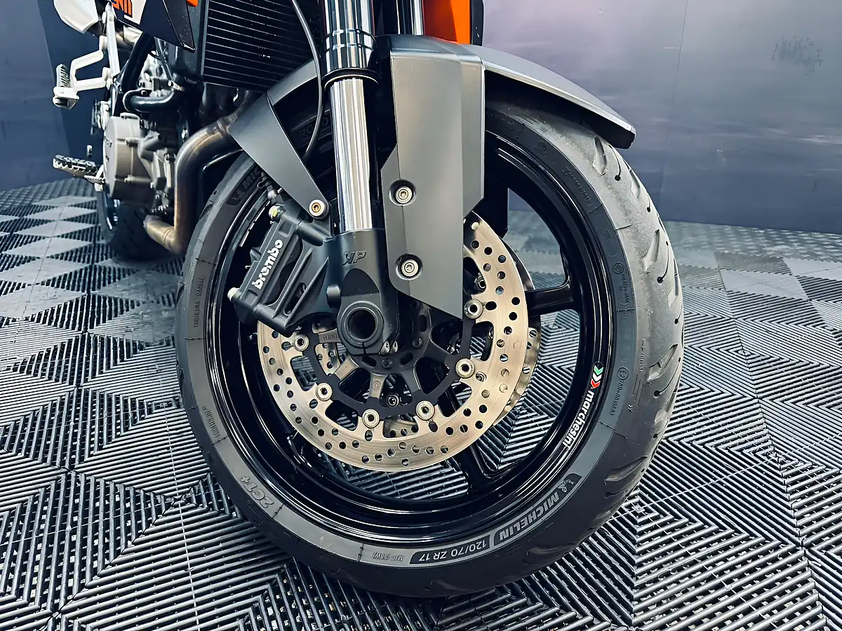 Used 2011 Ktm 990 Supermoto T Orange - Interior and Exterior details 15