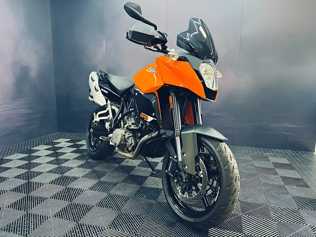 Used 2011 Ktm 990 Supermoto T Orange - Interior and Exterior details 19