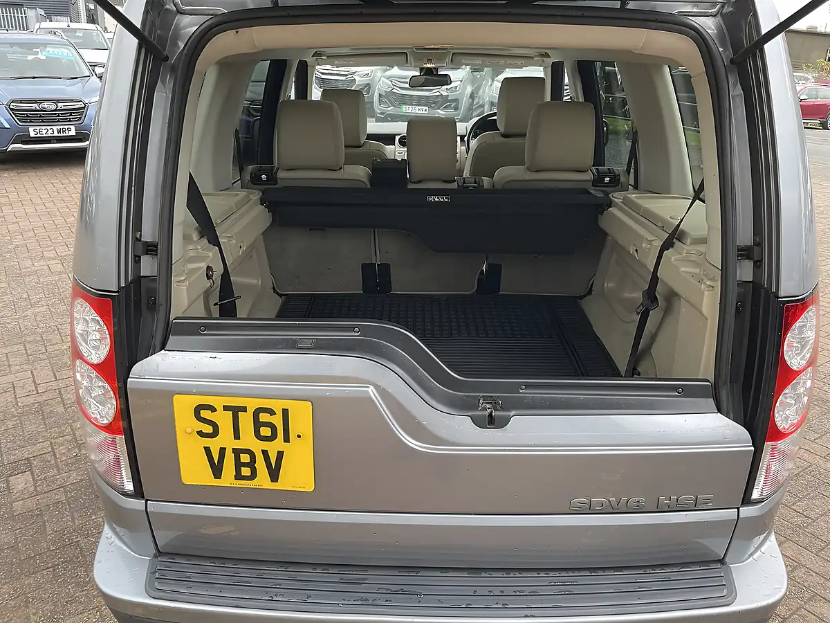 Used 2011 Land Rover Discovery 4 Hse Grey - Interior and Exterior details 10