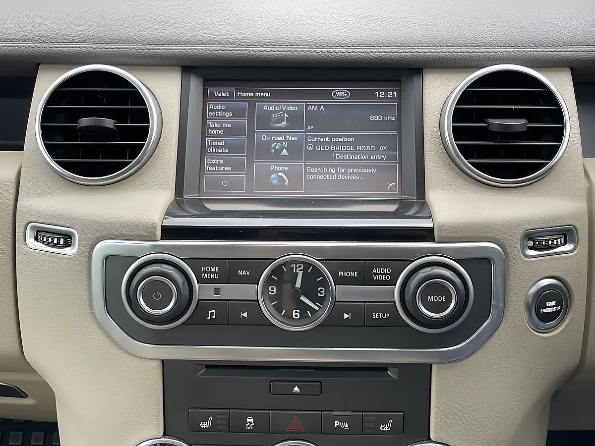 Used 2011 Land Rover Discovery 4 Hse Grey - Interior and Exterior details 17