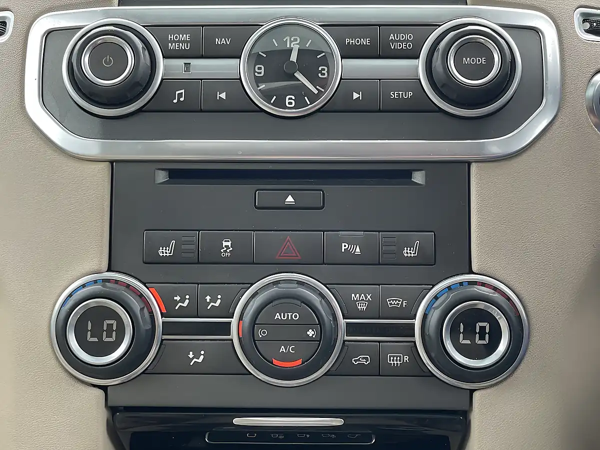 Used 2011 Land Rover Discovery 4 Hse Grey - Interior and Exterior details 18