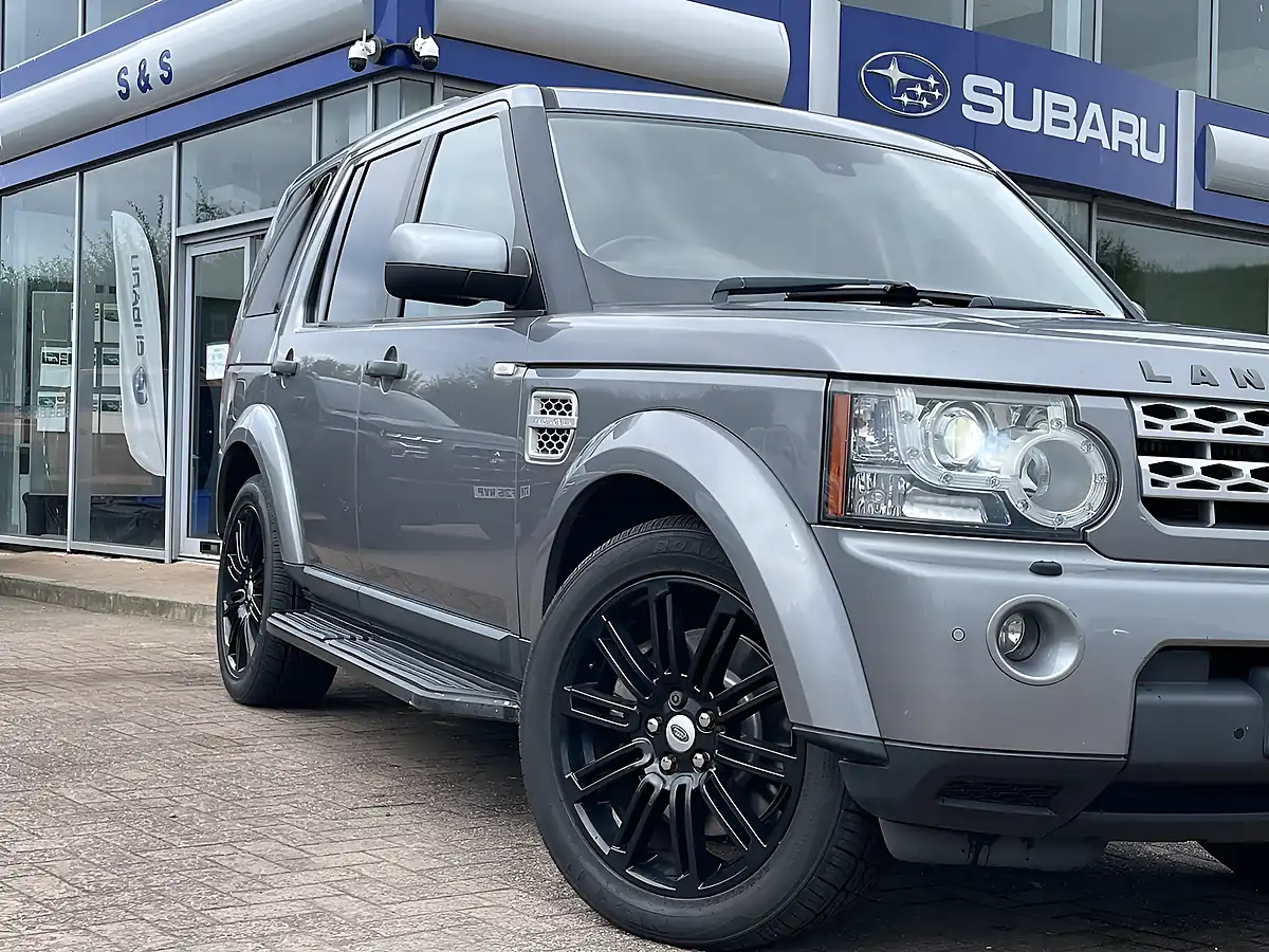 Used 2011 Land Rover Discovery 4 Hse Grey - Interior and Exterior details 2
