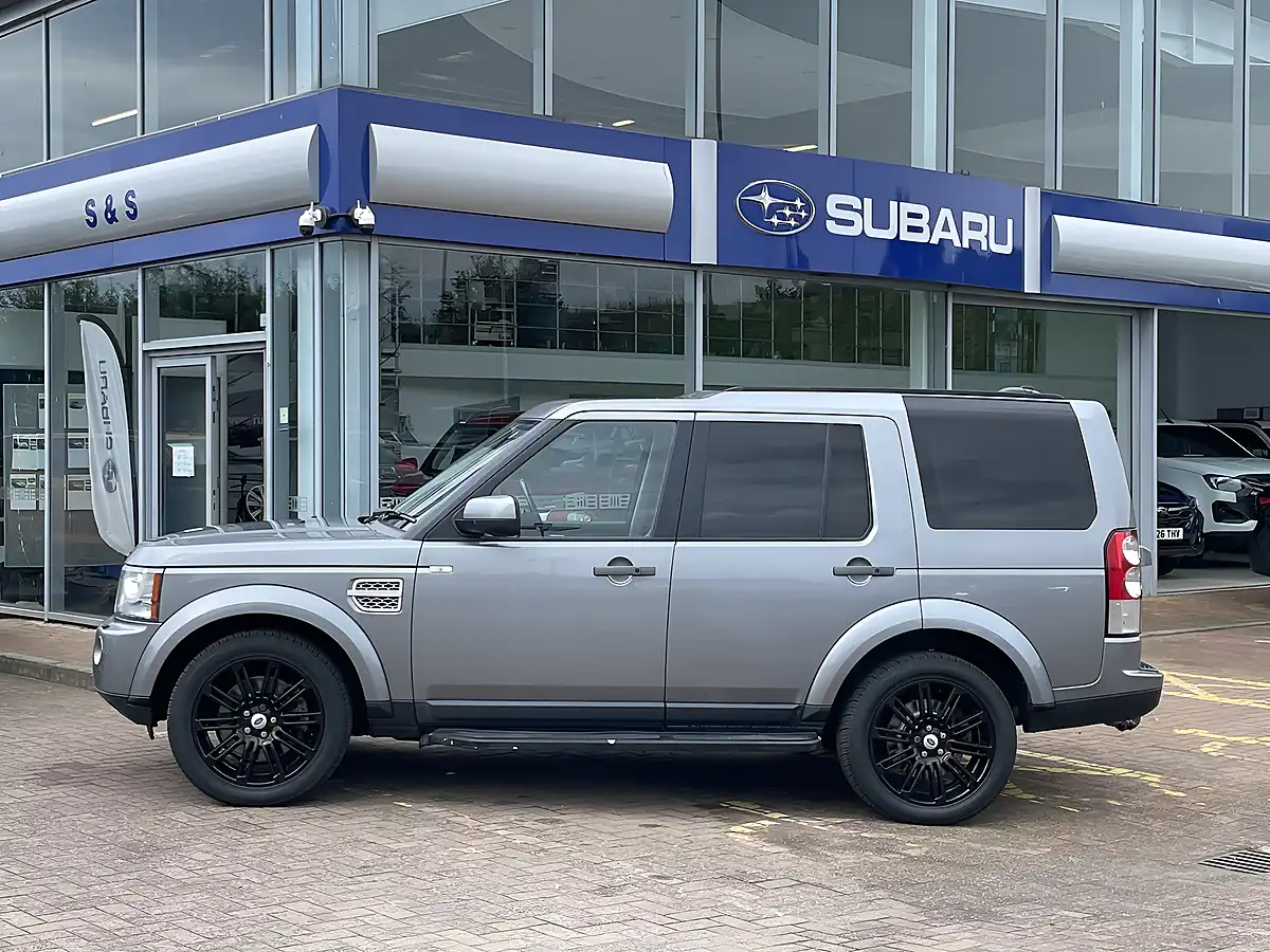 Used 2011 Land Rover Discovery 4 Hse Grey - Interior and Exterior details 8