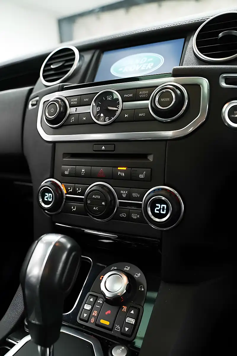Used 2011 Land Rover Discovery 4 Hse Silver - Interior and Exterior details 16