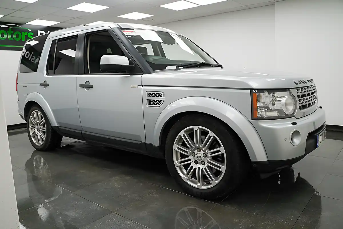 Used 2011 Land Rover Discovery 4 Hse Silver - Interior and Exterior details 3