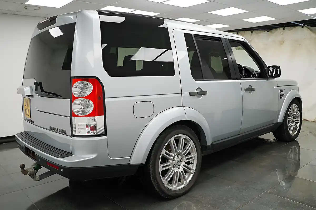 Used 2011 Land Rover Discovery 4 Hse Silver - Interior and Exterior details 4