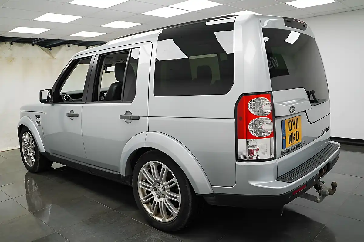 Used 2011 Land Rover Discovery 4 Hse Silver - Interior and Exterior details 6