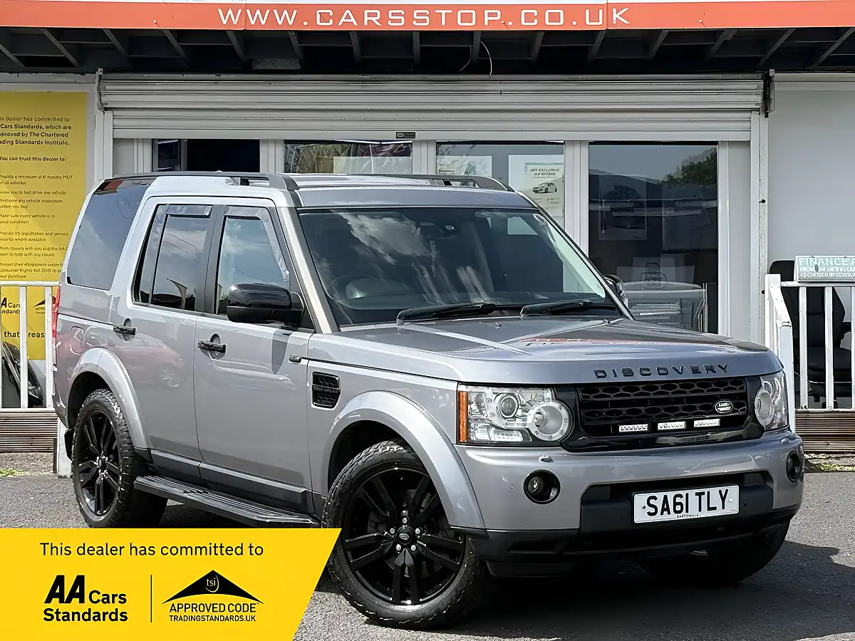 Used 2011 Land Rover Discovery 4 Landmark Le Grey - Front View
