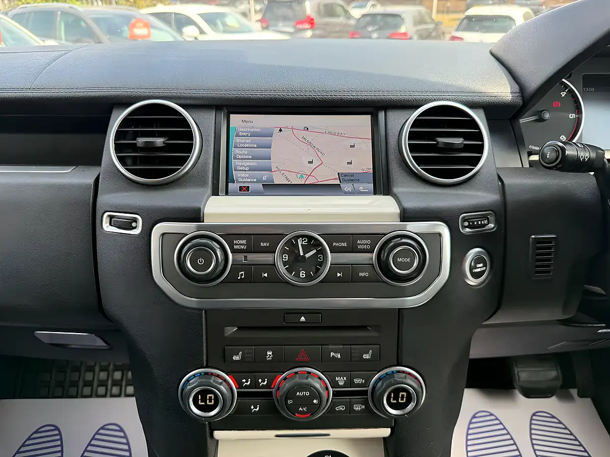 Used 2011 Land Rover Discovery 4 Landmark Le Grey - Interior and Exterior details 14