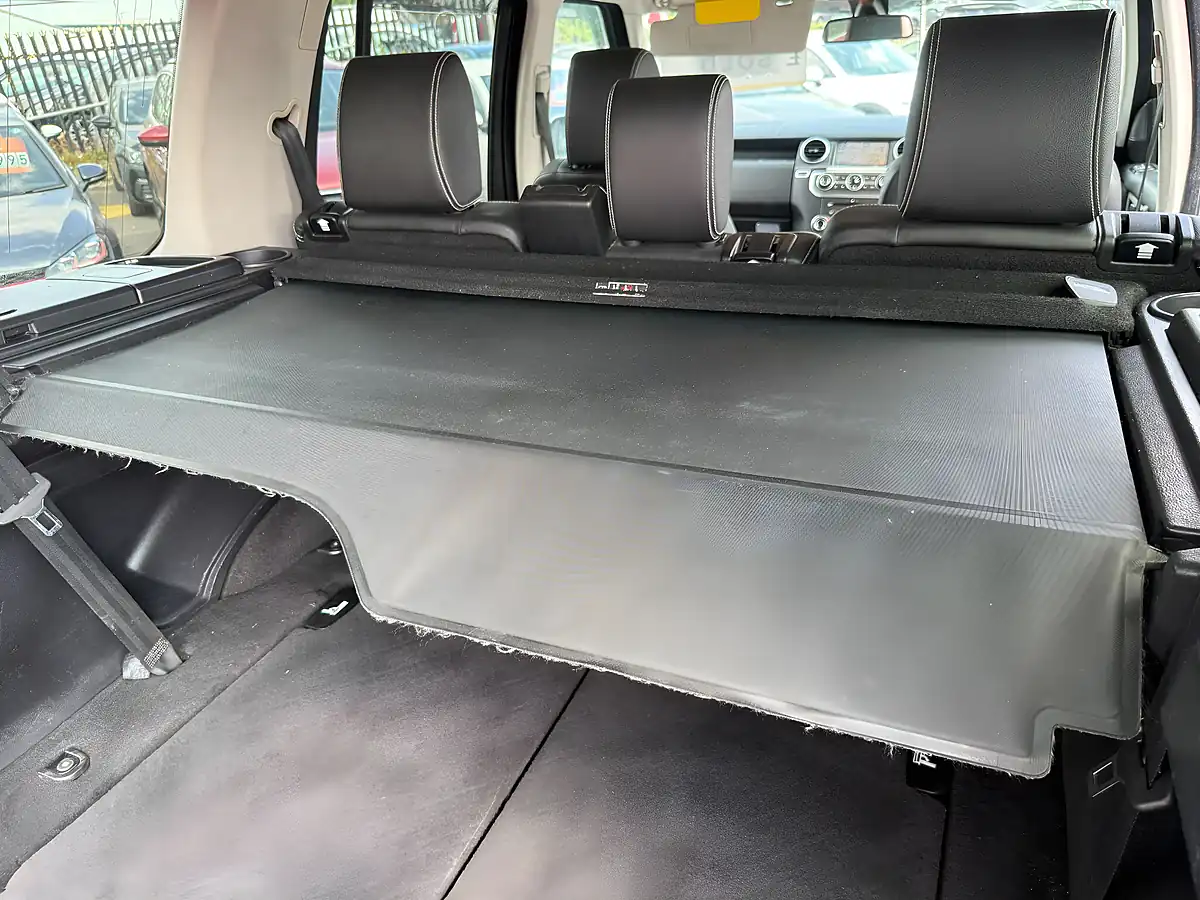 Used 2011 Land Rover Discovery 4 Landmark Le Grey - Interior and Exterior details 19