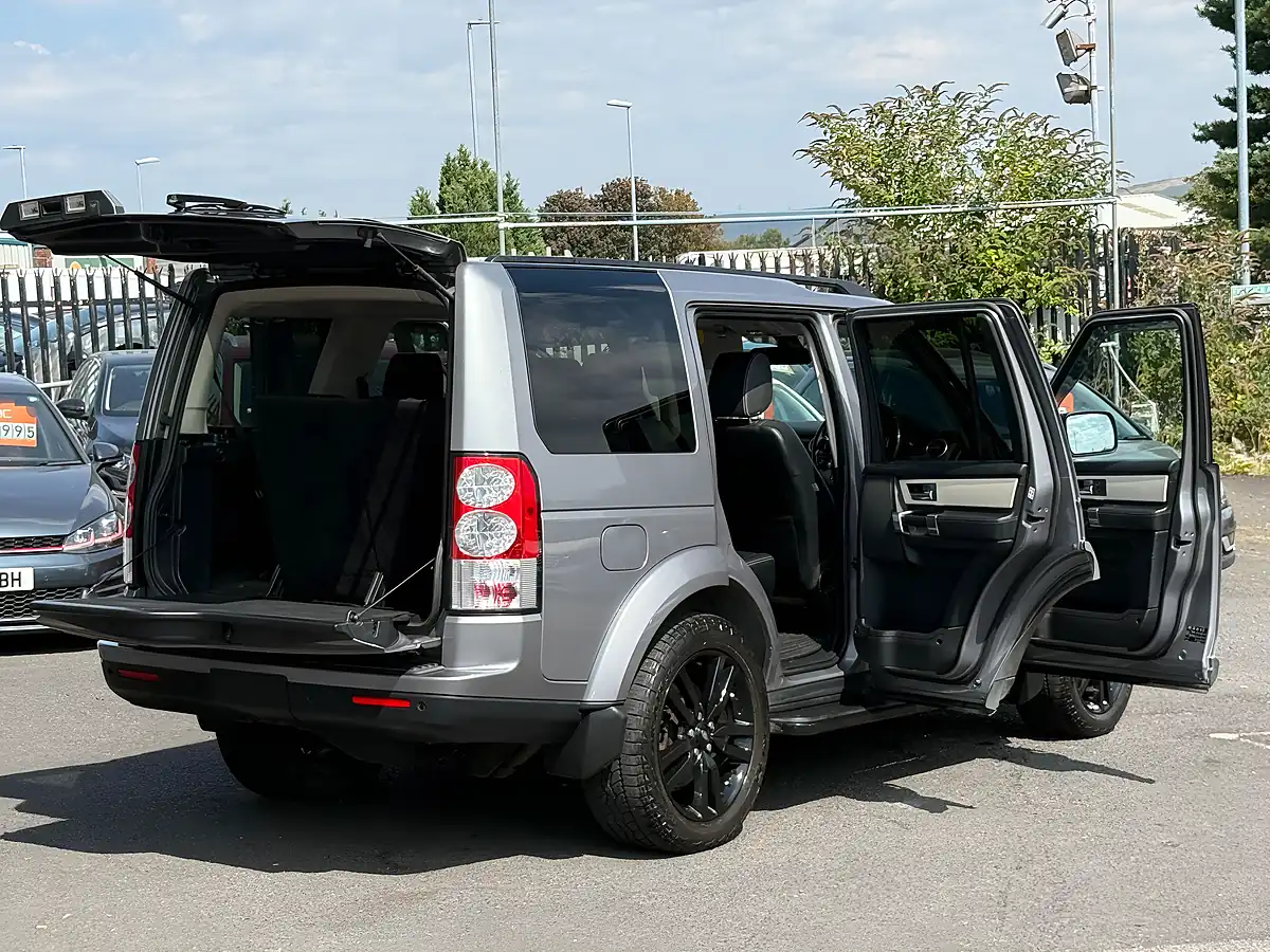 Used 2011 Land Rover Discovery 4 Landmark Le Grey - Interior and Exterior details 2