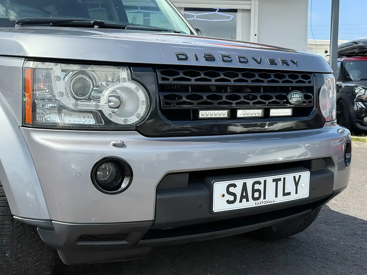 Used 2011 Land Rover Discovery 4 Landmark Le Grey - Interior and Exterior details 9