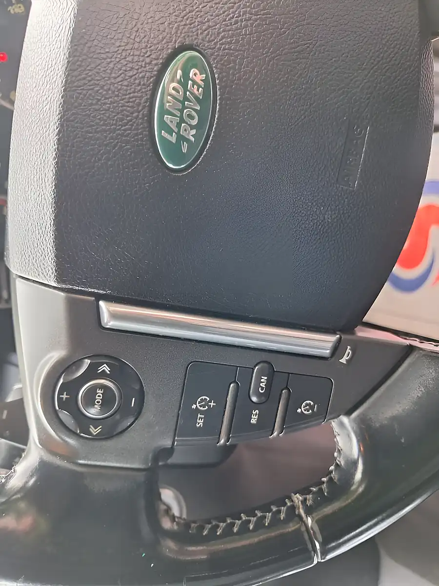 Used 2011 Land Rover Discovery 4 Xs Grey - Interior and Exterior details 13