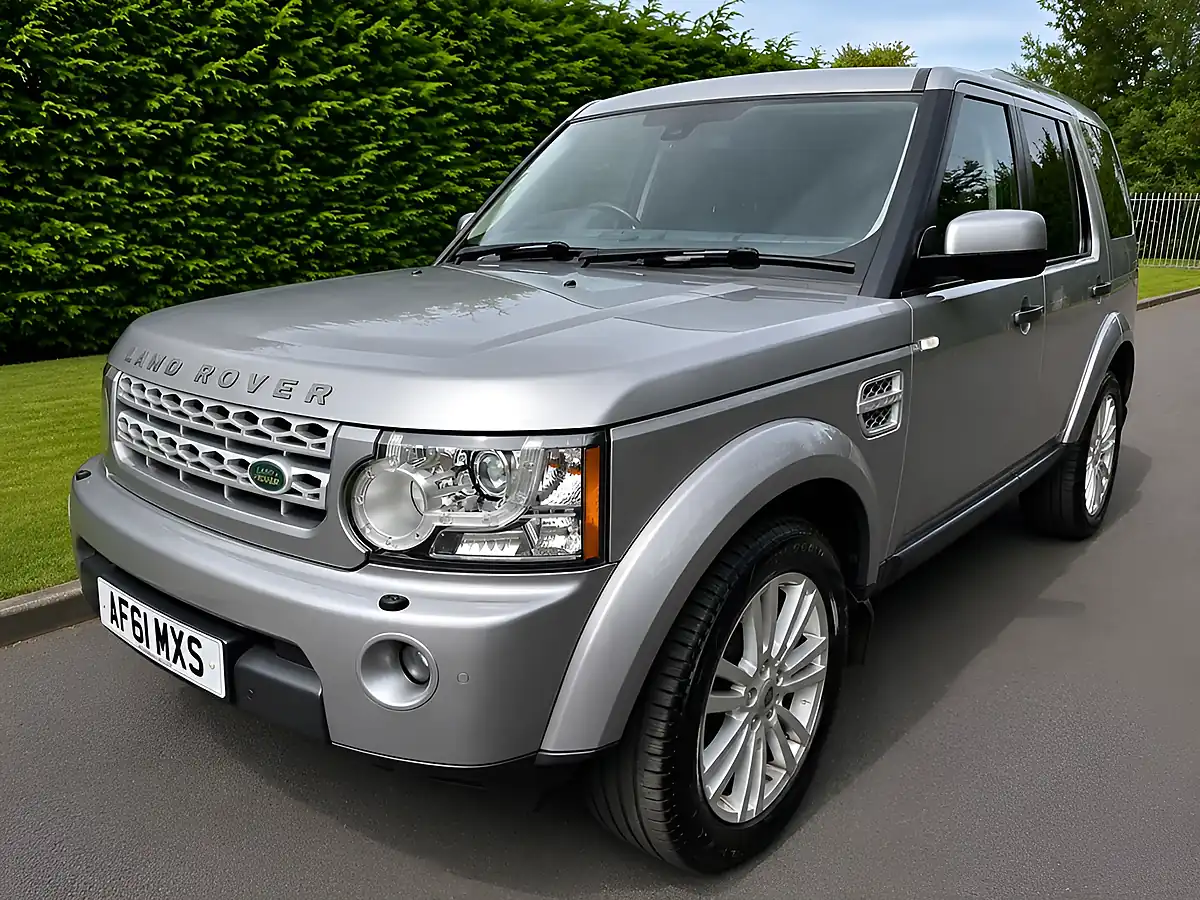 Used 2011 Land Rover Discovery 4 Xs Grey - Interior and Exterior details 2
