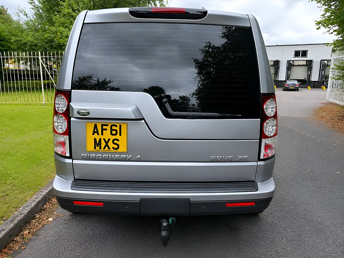 Used 2011 Land Rover Discovery 4 Xs Grey - Interior and Exterior details 7