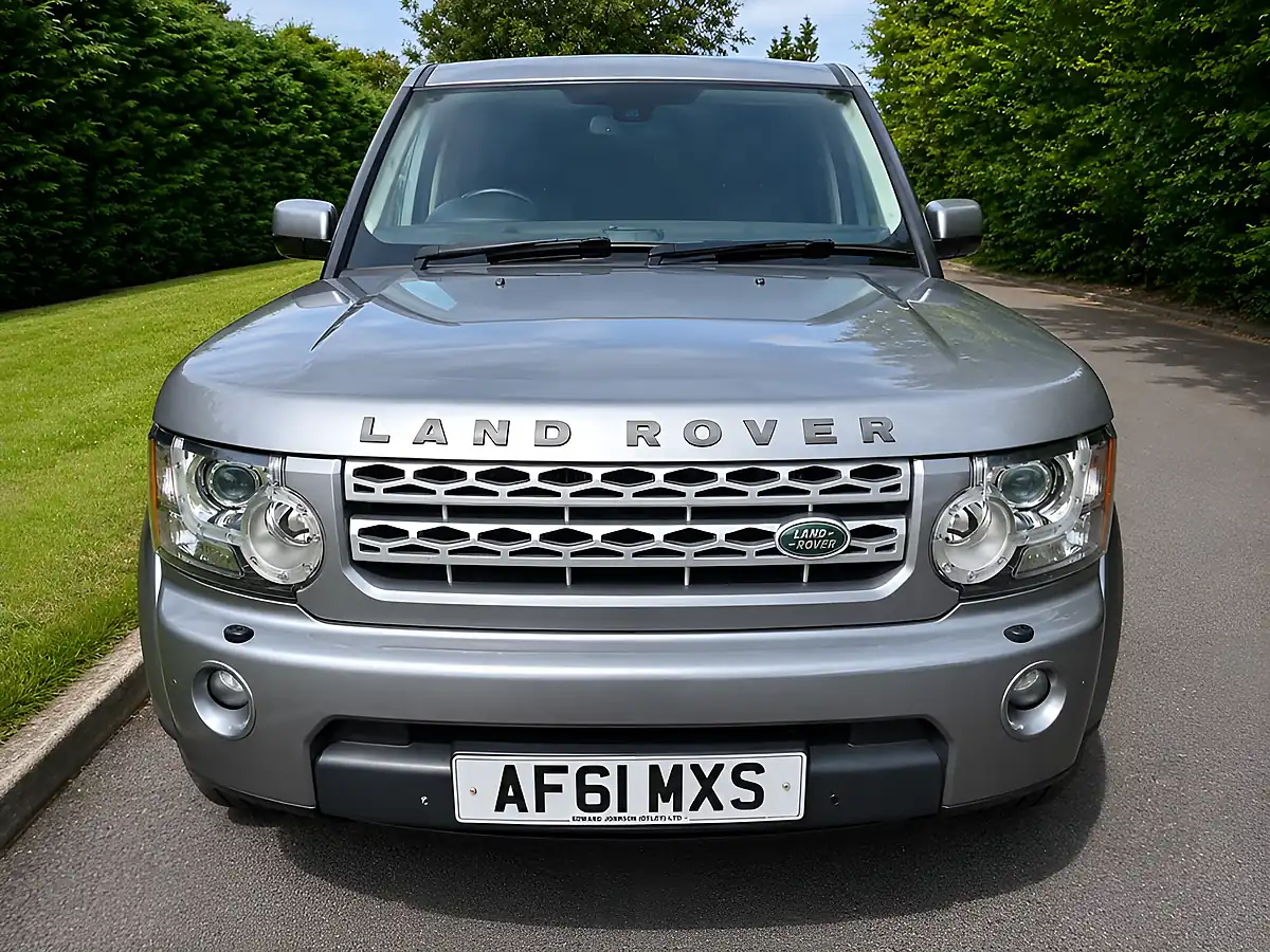 Used 2011 Land Rover Discovery 4 Xs Grey - Interior and Exterior details 8