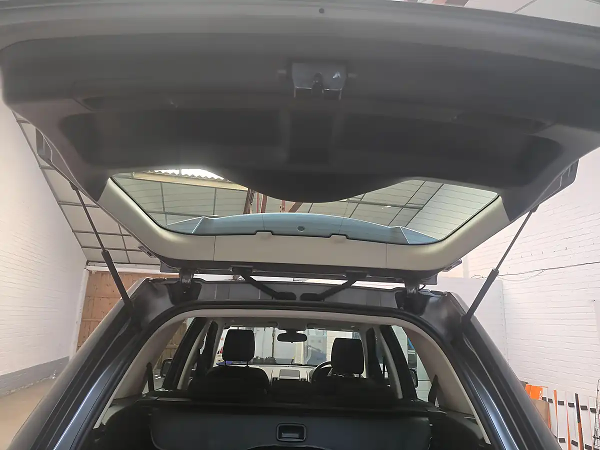 Used 2011 Land Rover Freelander 2 Gs Grey - Interior and Exterior details 10